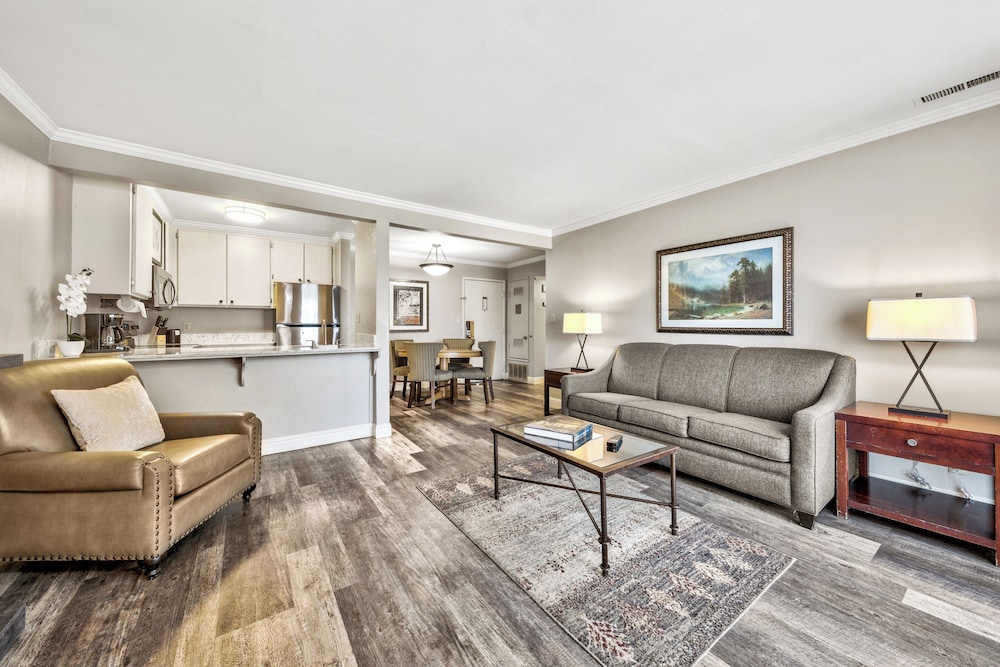 Deluxe Suite, 1 Bedroom - Photo 6