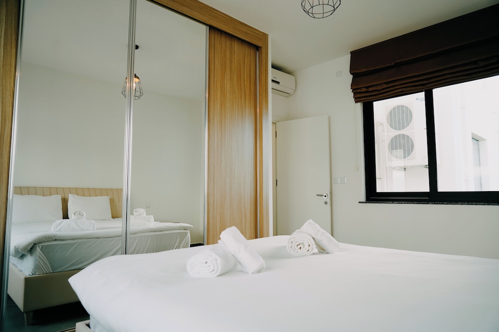 Design Apartment, 3 Bedrooms, Sea View