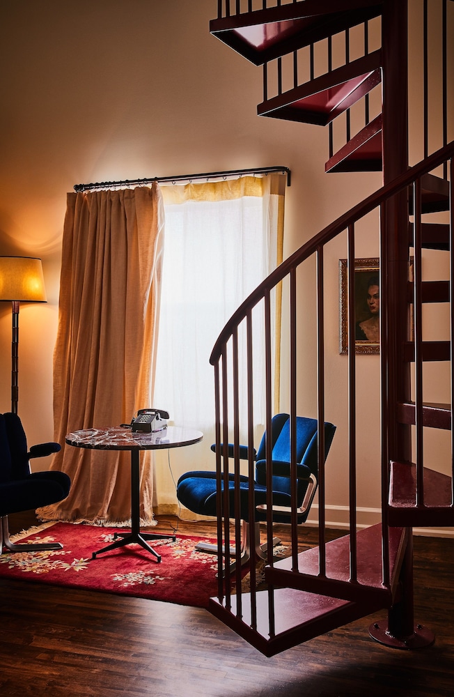 Chamber Suite, 1 Queen Bed photo 2