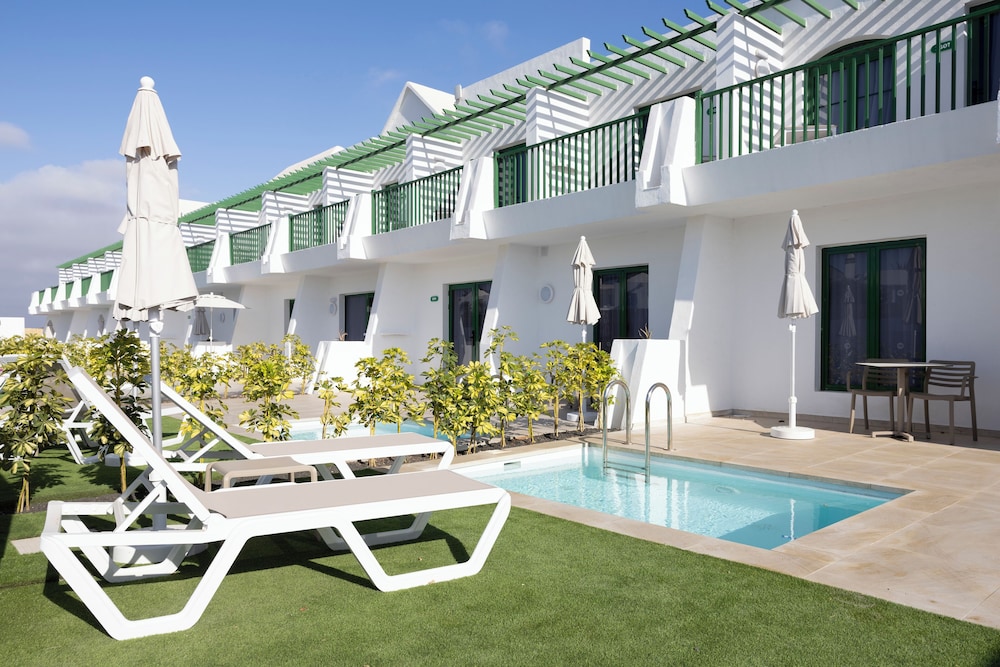 Superior Suite, Private Pool (2 adults and 1 child)