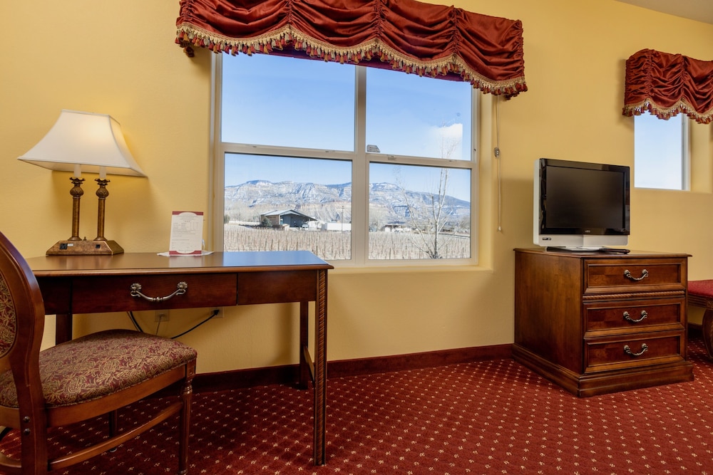 Standard Room, 2 Queen Beds, Non Smoking (Not pet friendly) - Photo 4