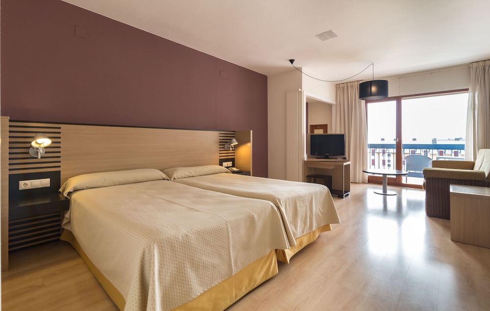 Double Room - Photo 2