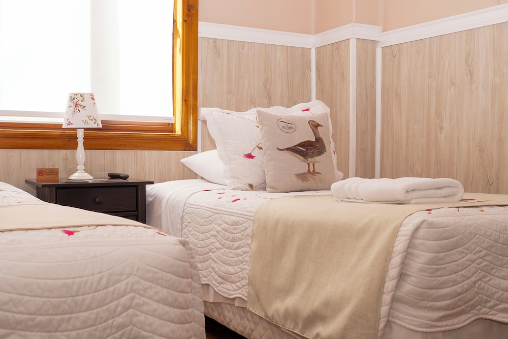 Standard Twin Room, 2 Twin Beds photo 3