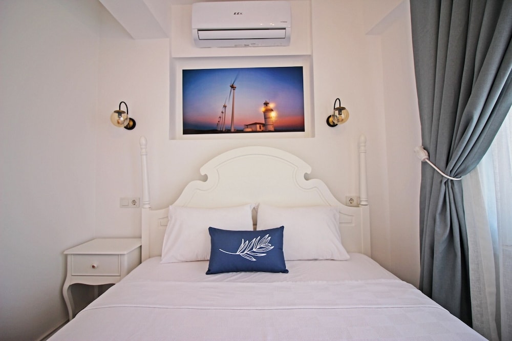 Deluxe Double Room, Balcony, Sea View photo 3