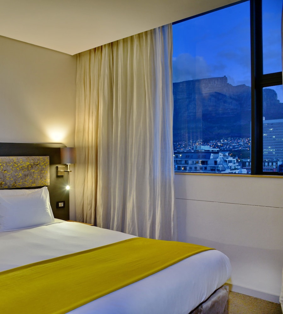 Deluxe Room, 1 King Bed, Mountain View photo 1