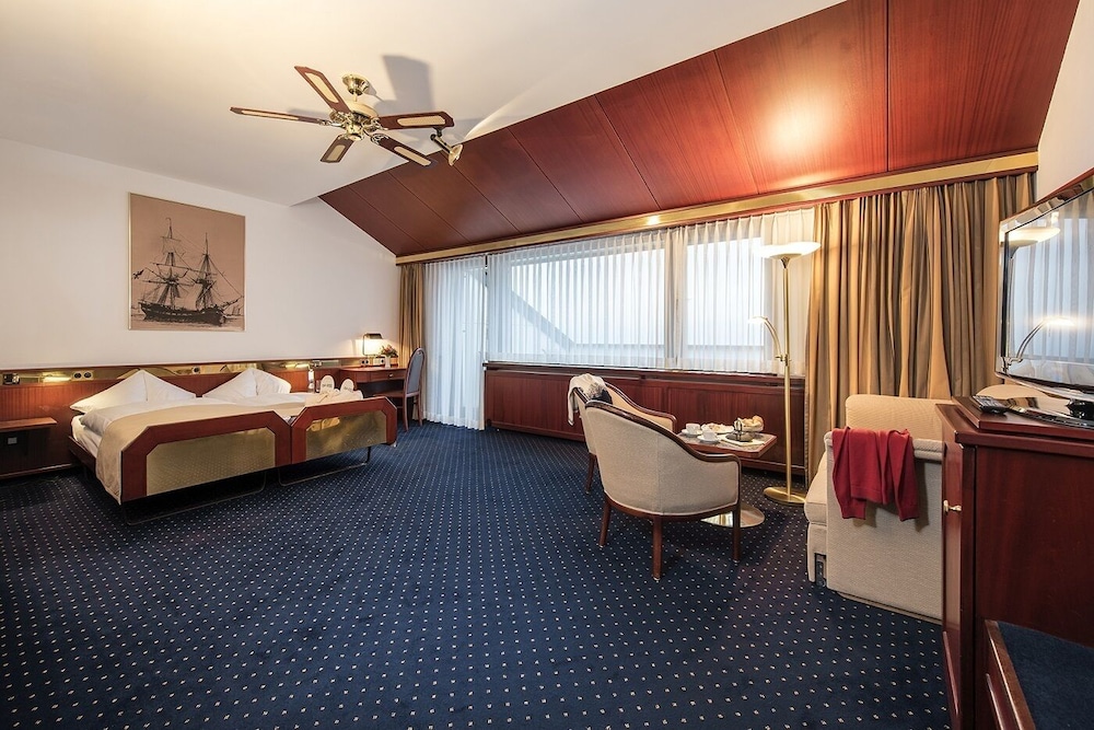 Junior Studio Suite, Lake View