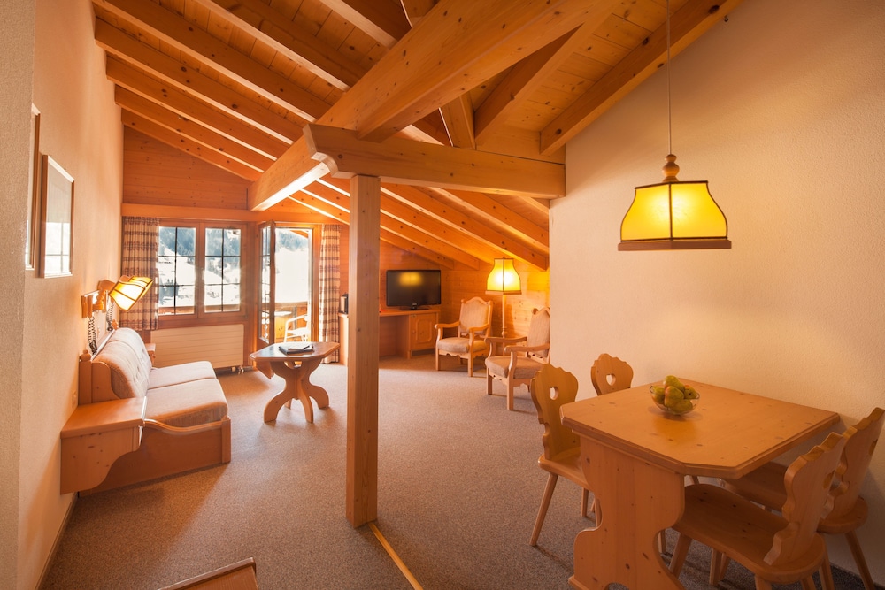 Superior Suite, 1 Bedroom, Mountain View photo 3