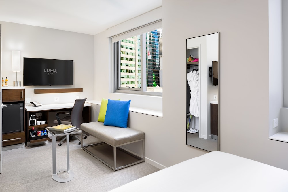 Room, 2 Queen Beds photo 2