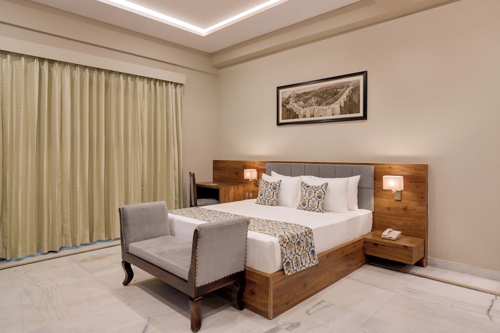 Studio Suite with Jacuzzi photo 3