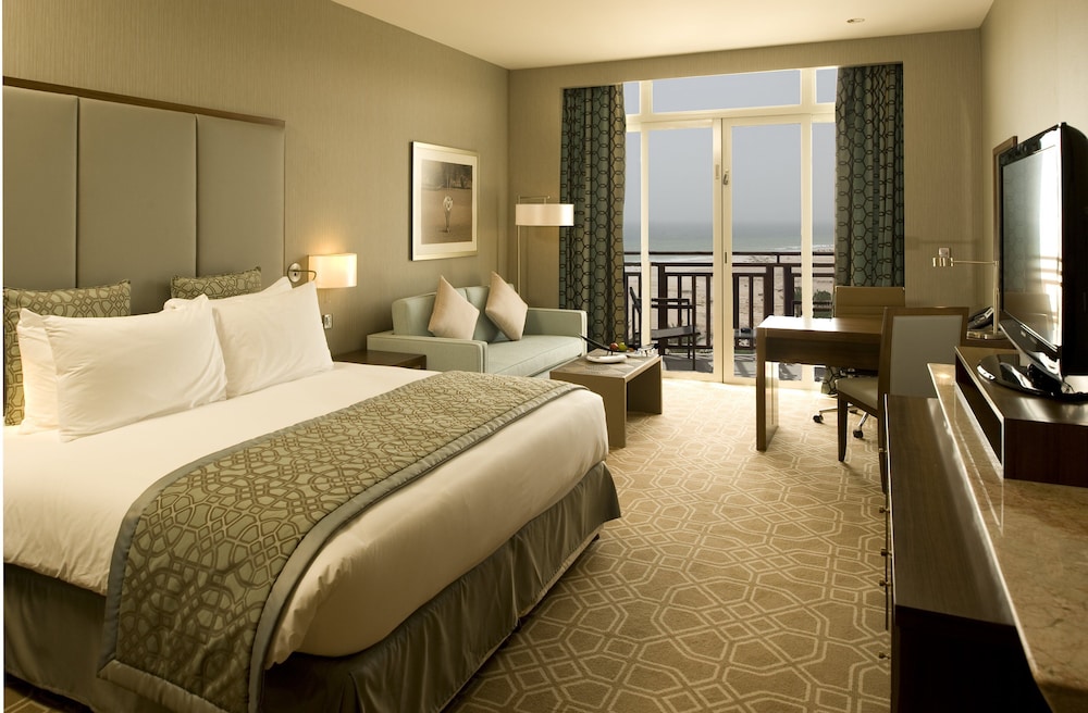 Premium Room, 1 King Bed, Balcony, Sea View photo 3