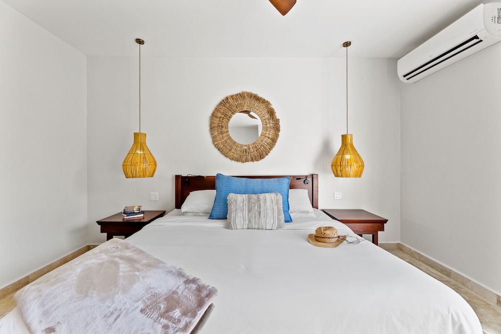 2 Bedroom Sea Villa with Pool
