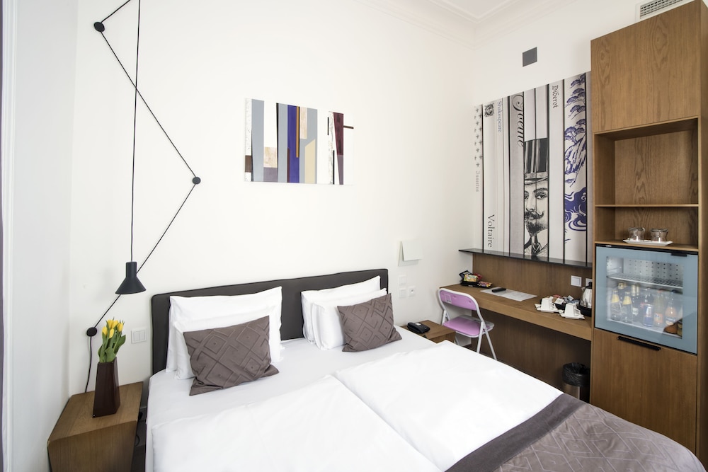 Economy Room
