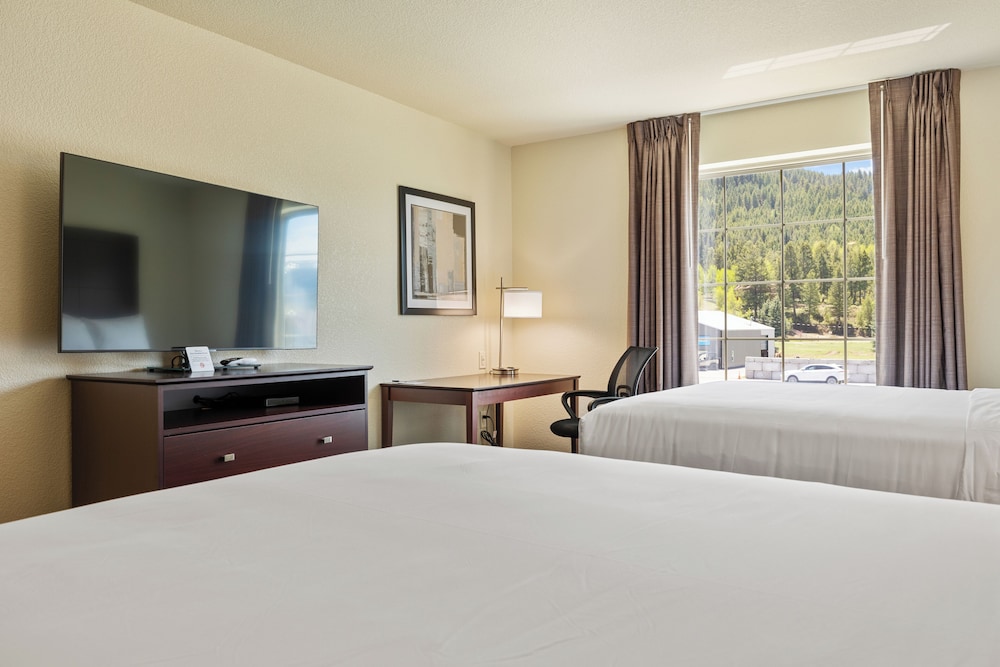 Room, 2 Queen Beds, Non Smoking (Guestroom) - Photo 3
