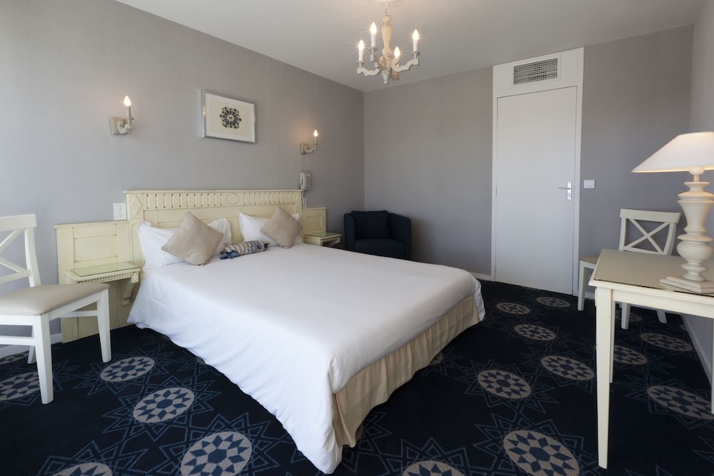 Standard Double Room - Photo 8