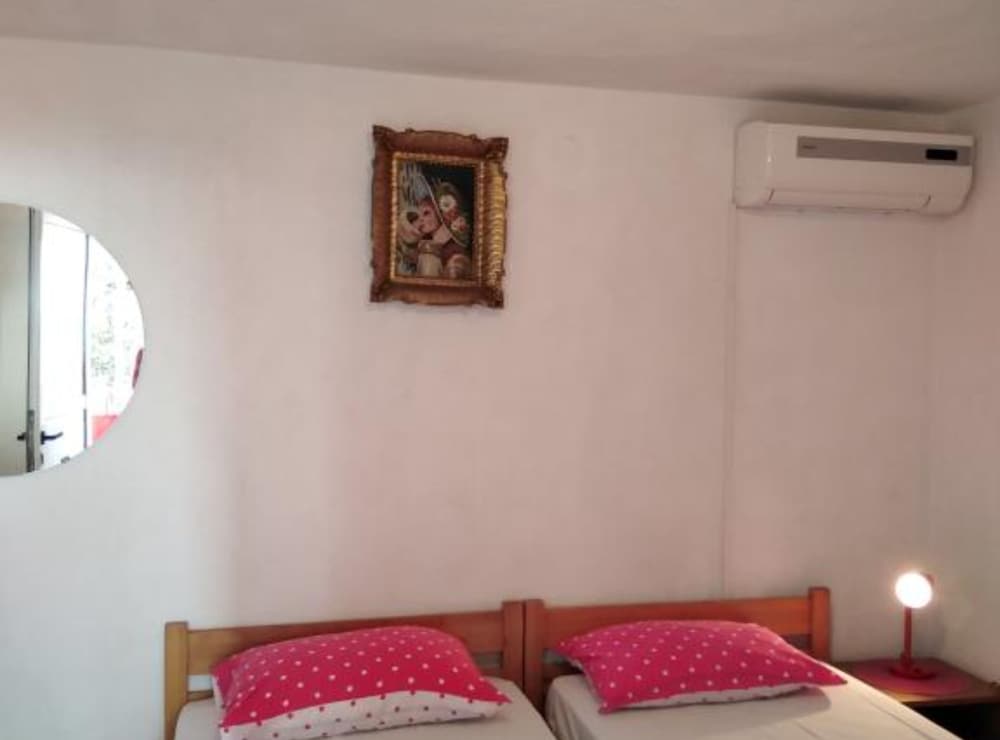 Apartment (Apartment)