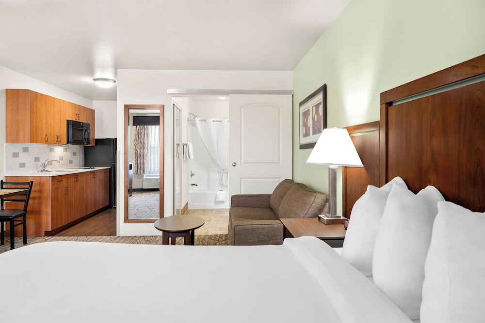 Suite, 1 Queen Bed with Sofa bed, Mobility Accessible photo 3