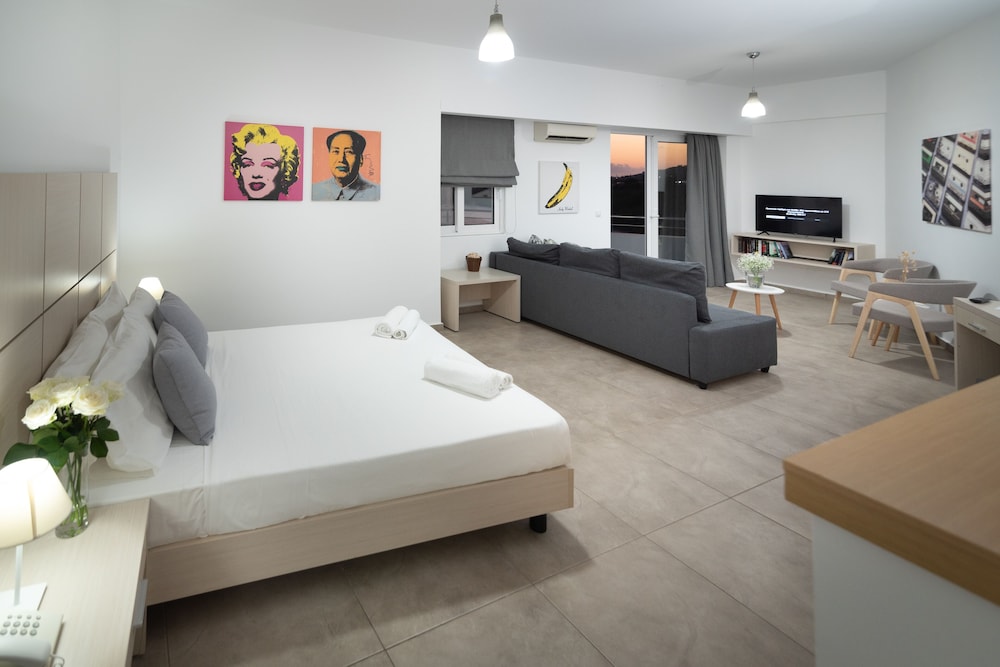 Junior Suite, Pool View