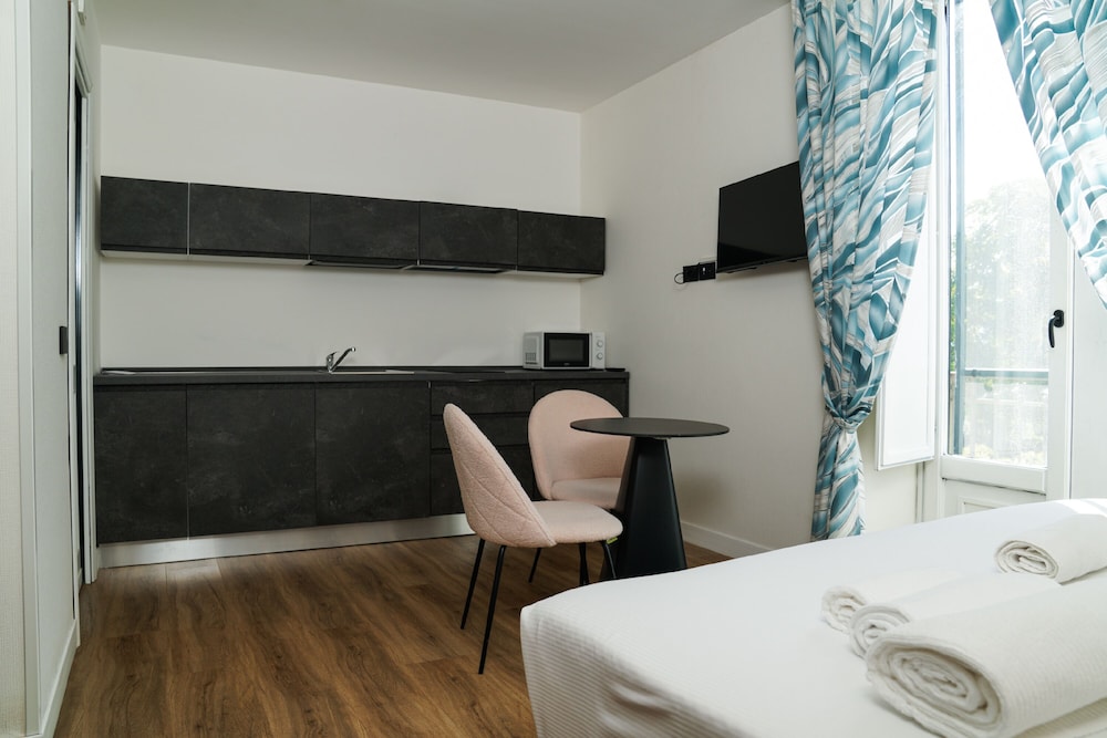 Deluxe Triple Room - Photo 5