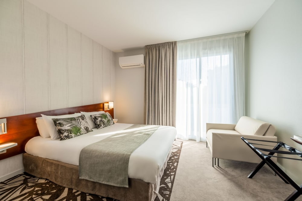 1 Lit queen size, Canapé-lit 1 place