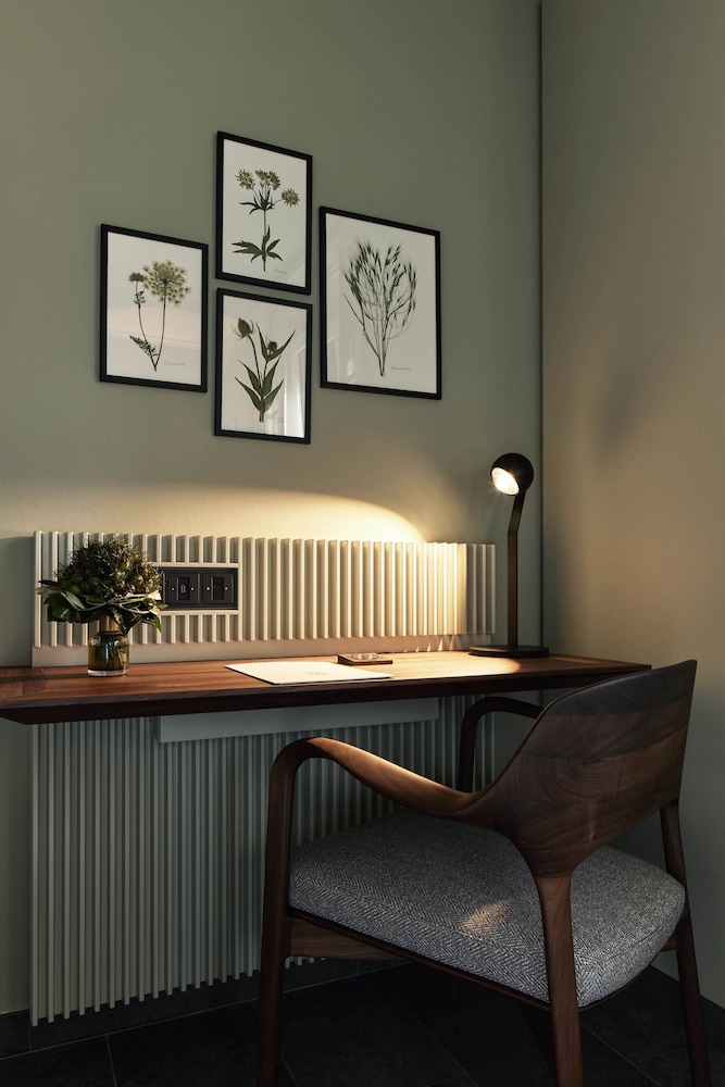 Room (Preferred)