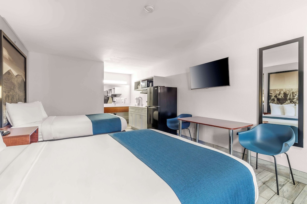 Standard Room, 2 Queen Beds, Non Smoking