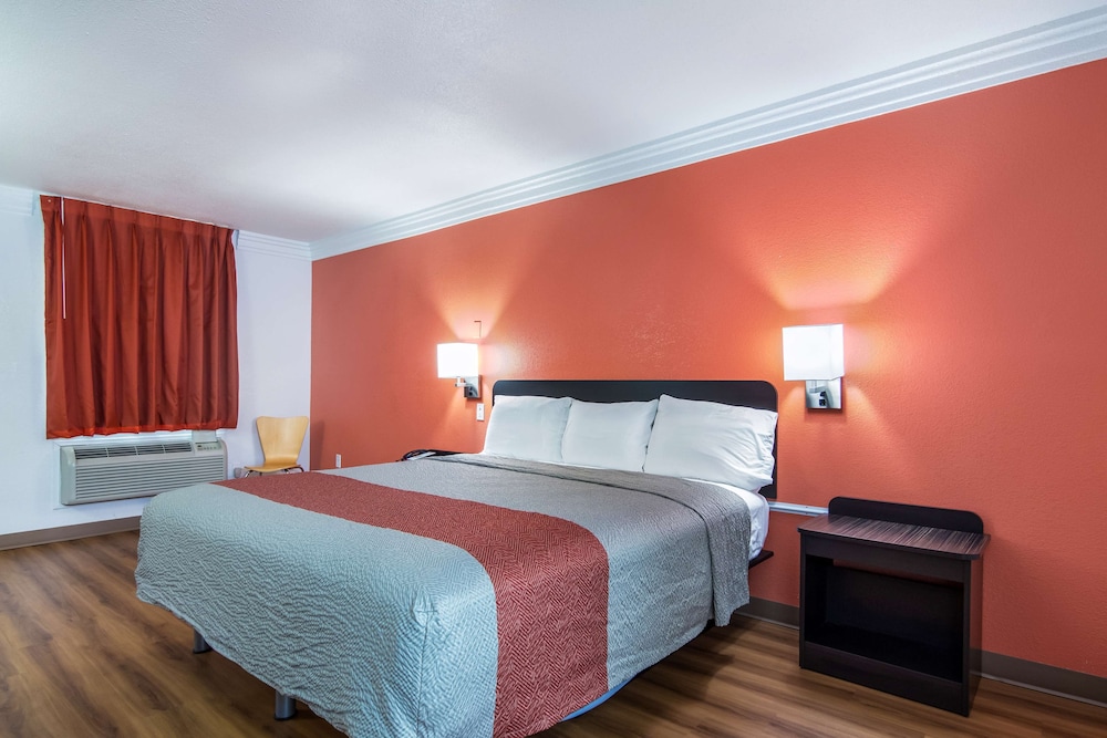 Deluxe Room, 1 King Bed, Accessible, Non Smoking photo 2