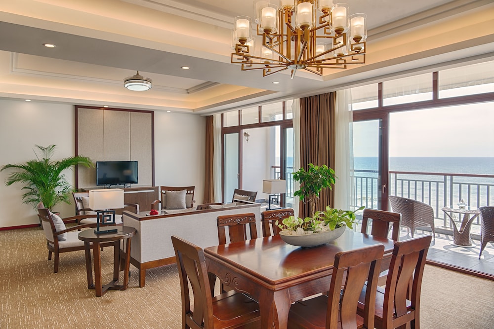 Superior Family Suite photo 2
