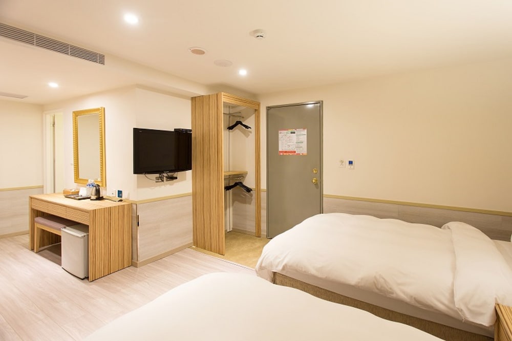 Basic Twin Room photo 2