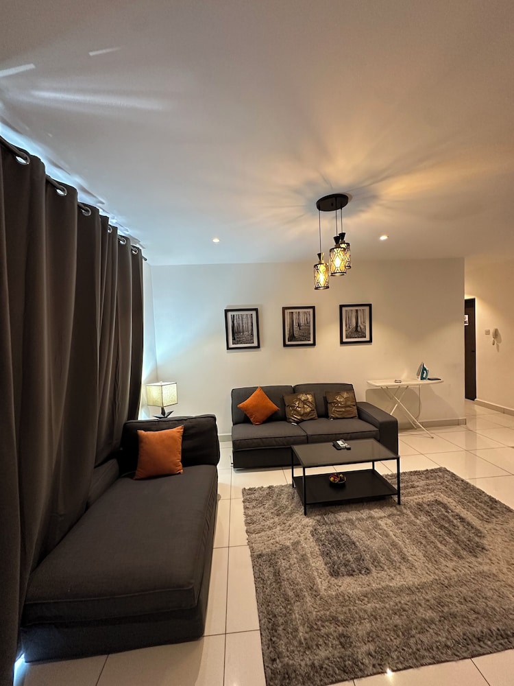 Exclusive Suite, 3 Bedrooms, Pets Allowed, Pool View