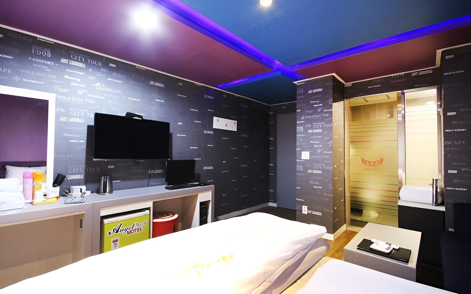 Room (Standard Room) - Photo 6
