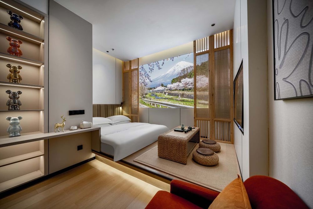 Signature Double Room, City View