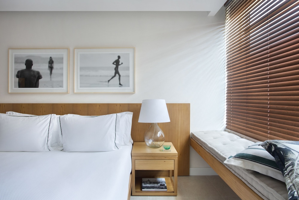 Deluxe Room, 1 Queen Bed, Partial Ocean View - Photo 4