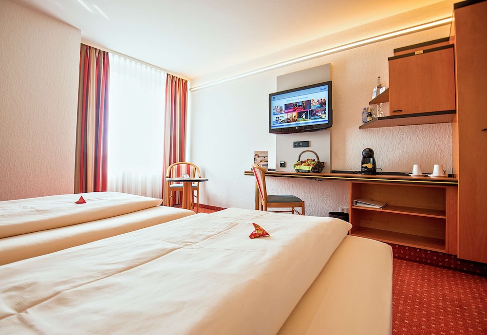 Standard Room, 1 Double Bed - Photo 5