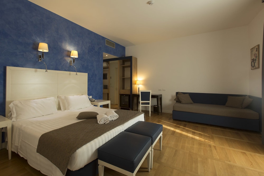 Deluxe Quadruple Room