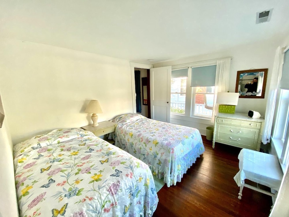 Cottage, Multiple Beds, Balcony, Garden View