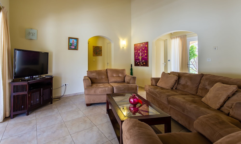 Luxury Villa, 3 Bedrooms, Garden View photo 3