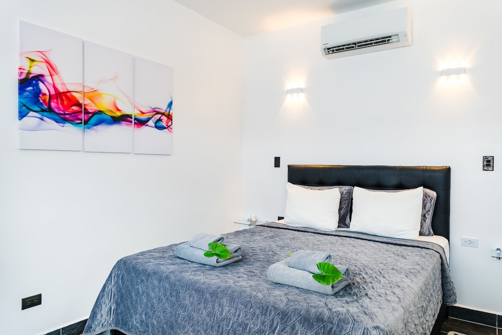 Premium Double Room, 1 Queen Bed, Garden View photo 3