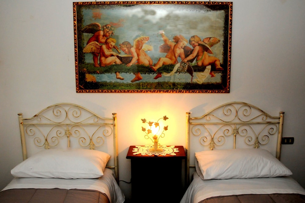 Double or Twin Room, Ensuite (Angeli) photo 1