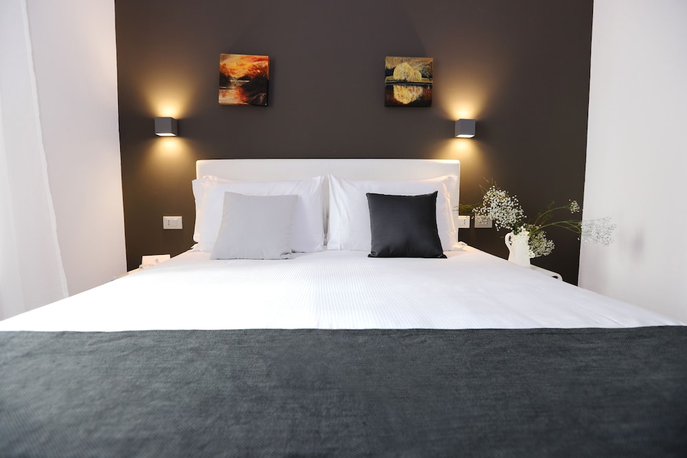 Executive Double Room, 1 King Bed, Private Bathroom, City View
