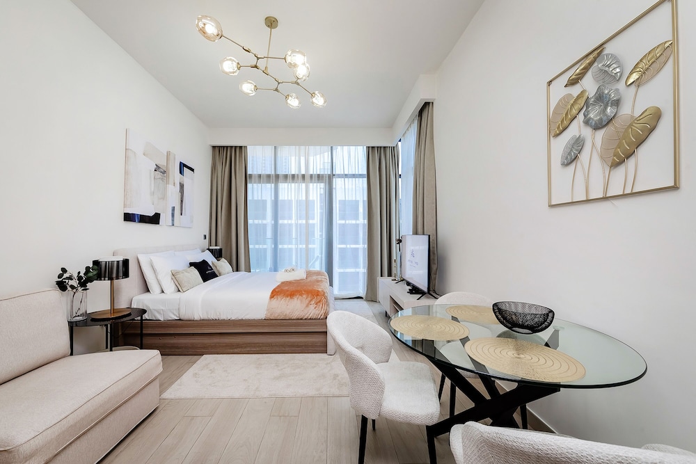 Comfort Apartment, Balcony, Courtyard View photo 2