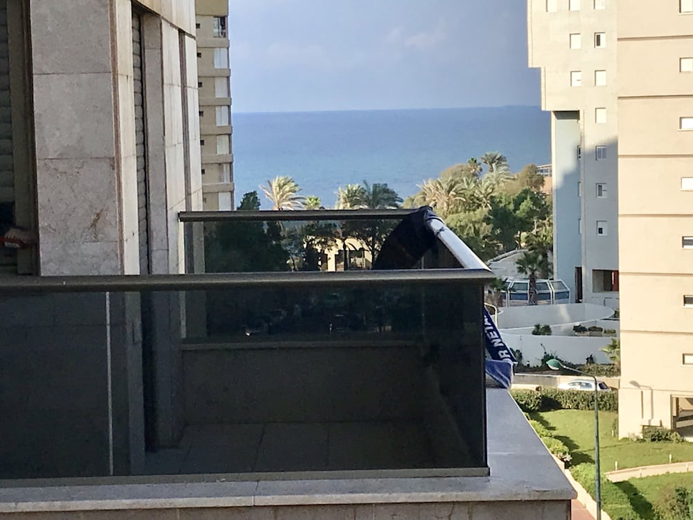 Family Apartment, 3 Bedrooms, Sea View photo 2