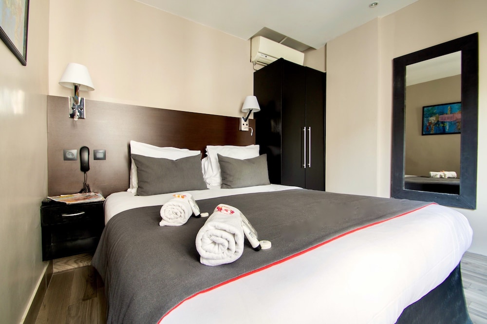 Double Room Single Use thumbnail 5