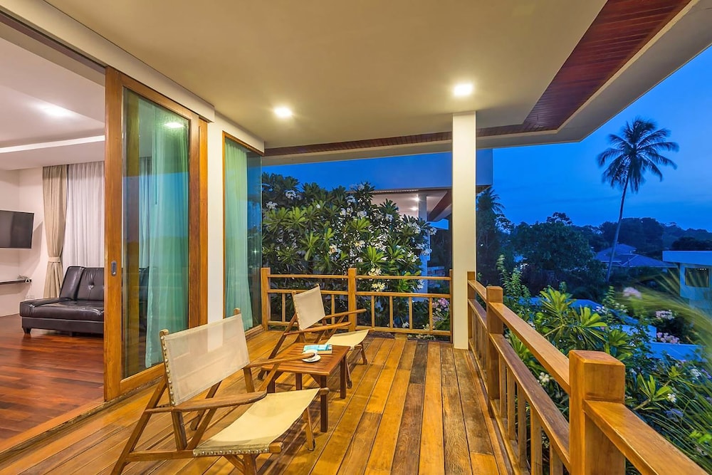 Deluxe Room with Ocean View and Jacuzzi - Photo 8