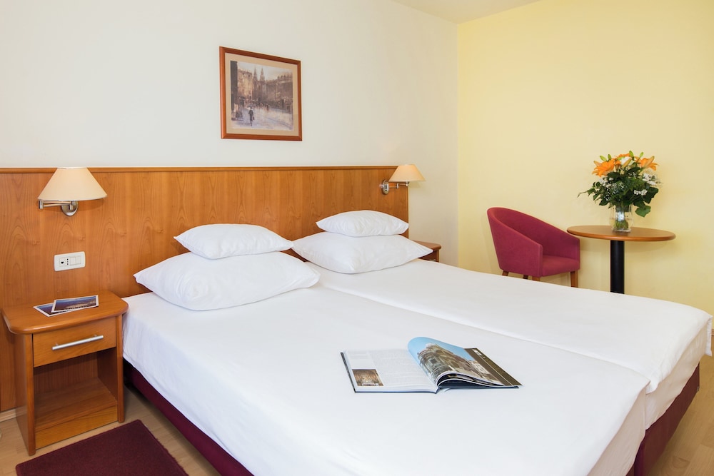 Comfort Double or Twin Room, Balcony photo 1