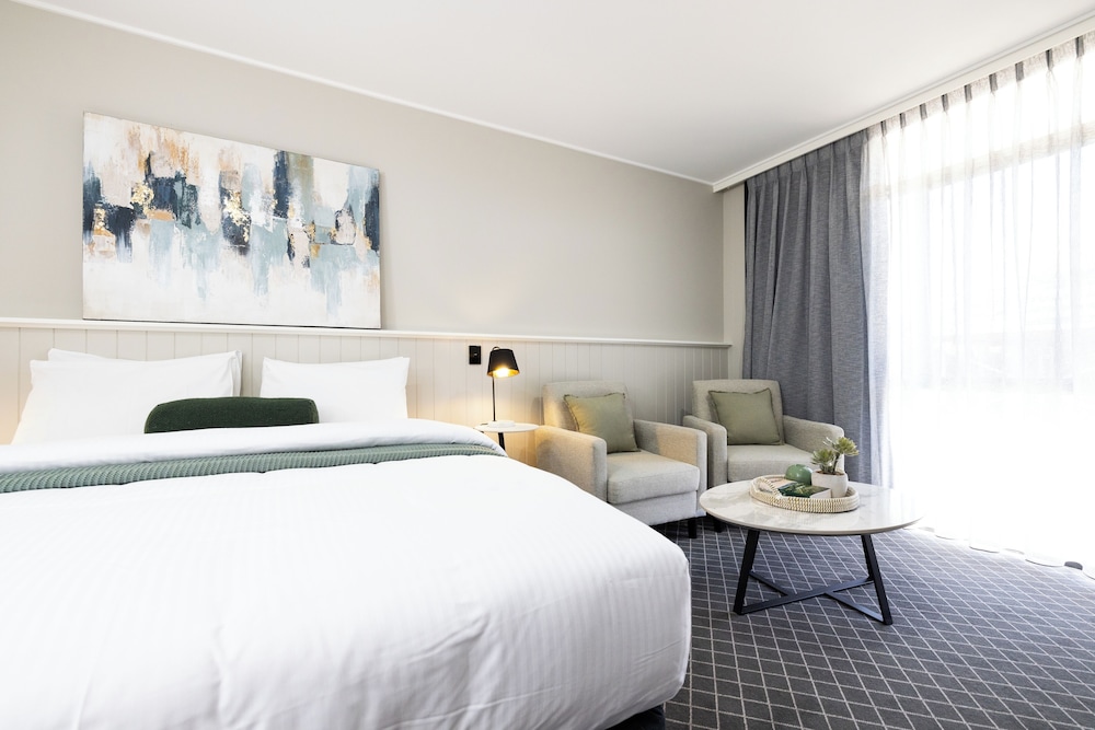 Room, 1 King Bed, Non Smoking (Upgrade)
