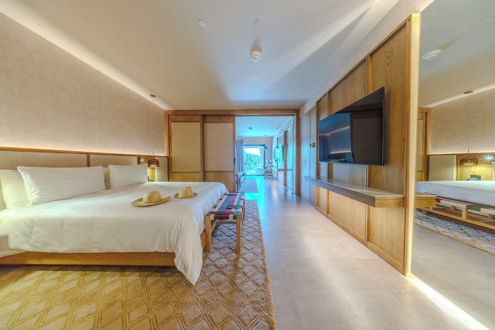 Room, 1 King Bed, Oceanfront