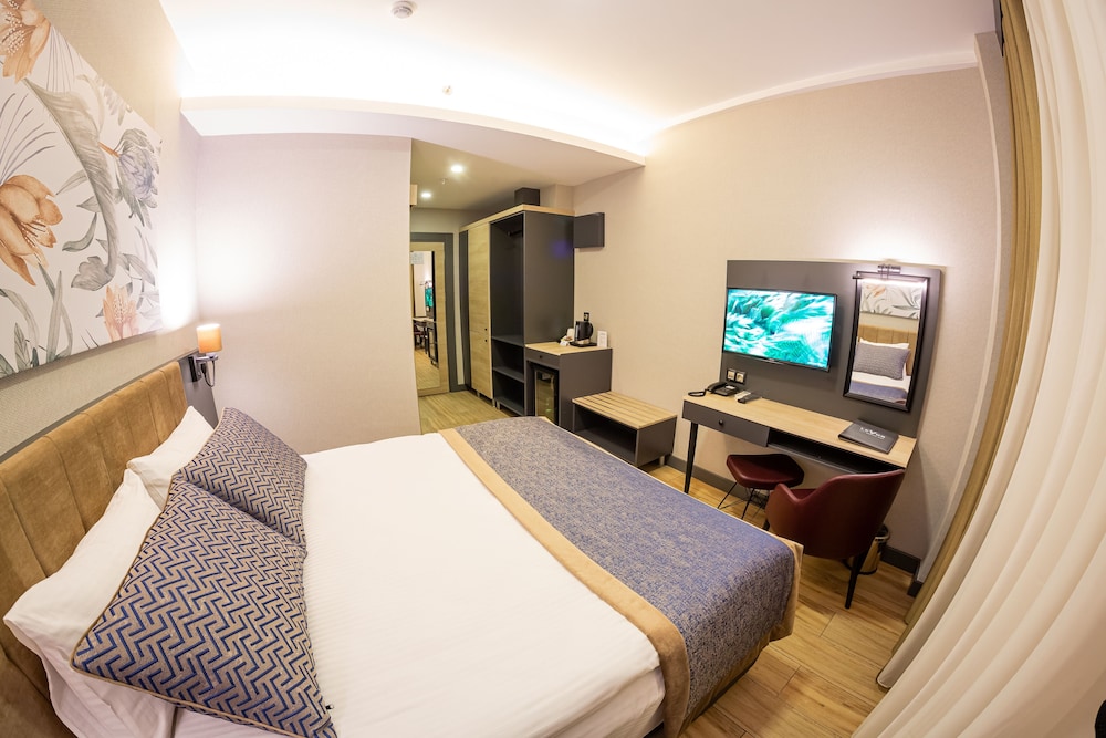 Standard Double Room - Photo 9