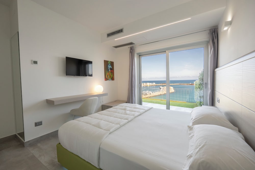 Deluxe Apartment, Sea View photo 2