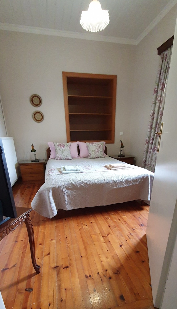 Traditional House, Multiple Beds, Mountain View photo 1