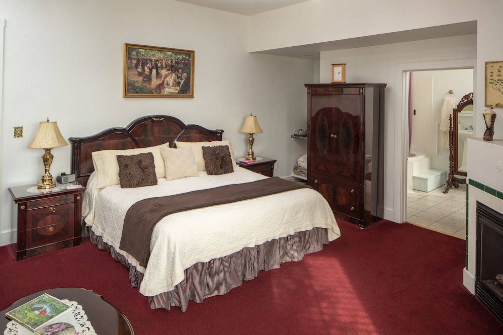 Elite Suite, 1 King Bed, Accessible, Jetted Tub (Pets Not Allowed) photo 2